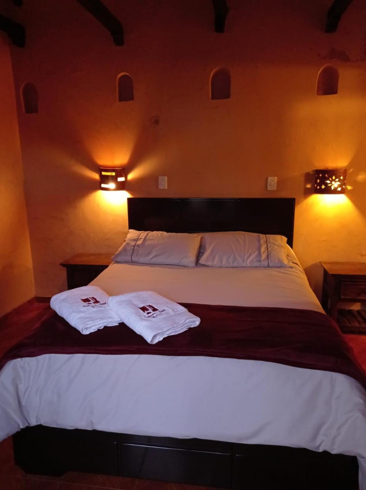 Hotel Calicanto Real Cafe Museo Монги Экстерьер фото