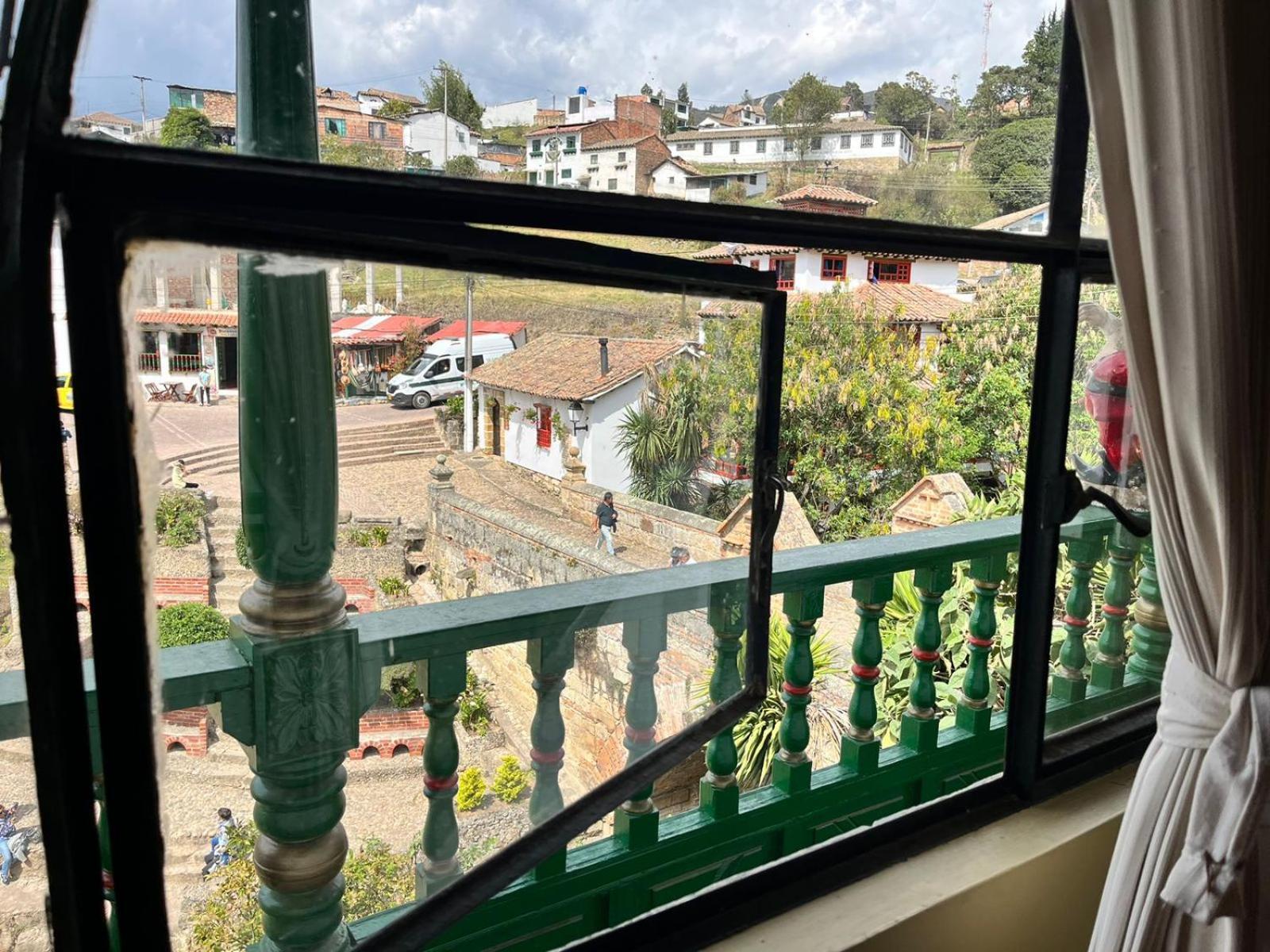 Hotel Calicanto Real Cafe Museo Монги Экстерьер фото